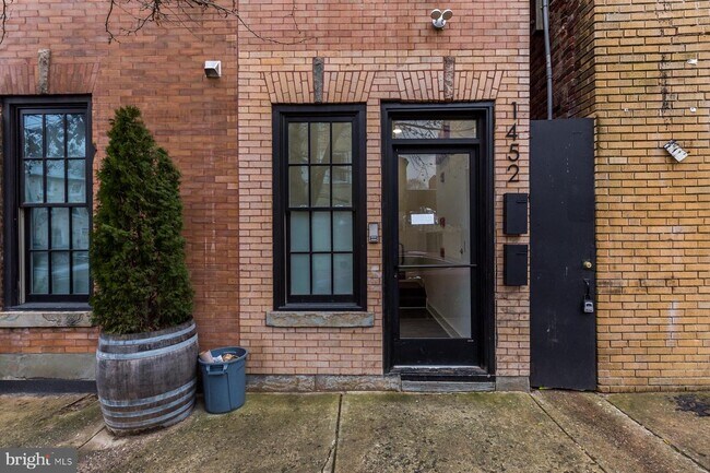 Building Photo - 1452 N 4th St