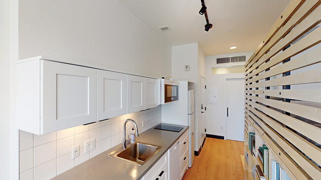 Building Photo - Boutique Apartments
