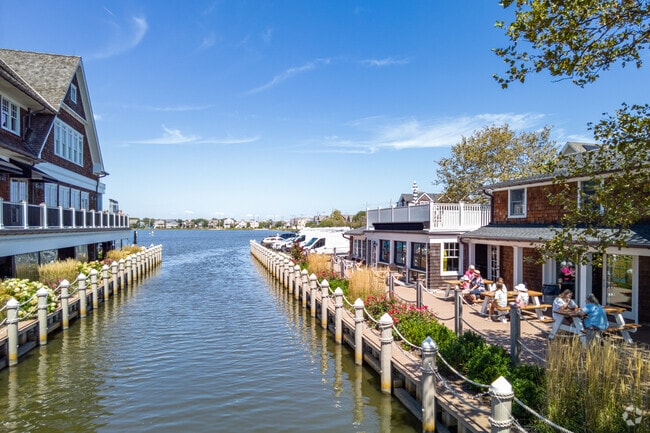 Summer dining by the bay is a Bay Head tradition.