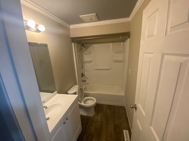 Building Photo - Check out this gorgeous 3 bed Home - Moder...