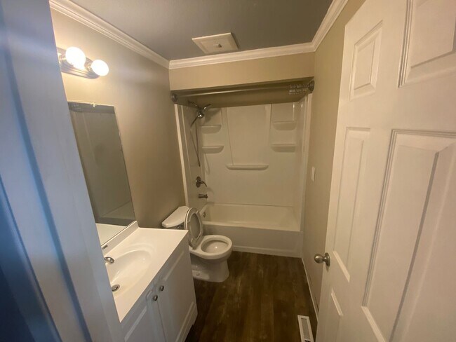 Foto del edificio - Check out this gorgeous 3 bed Home - Moder...