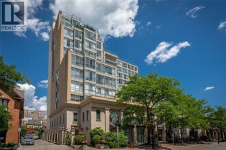 Building Photo - 415 Locust St