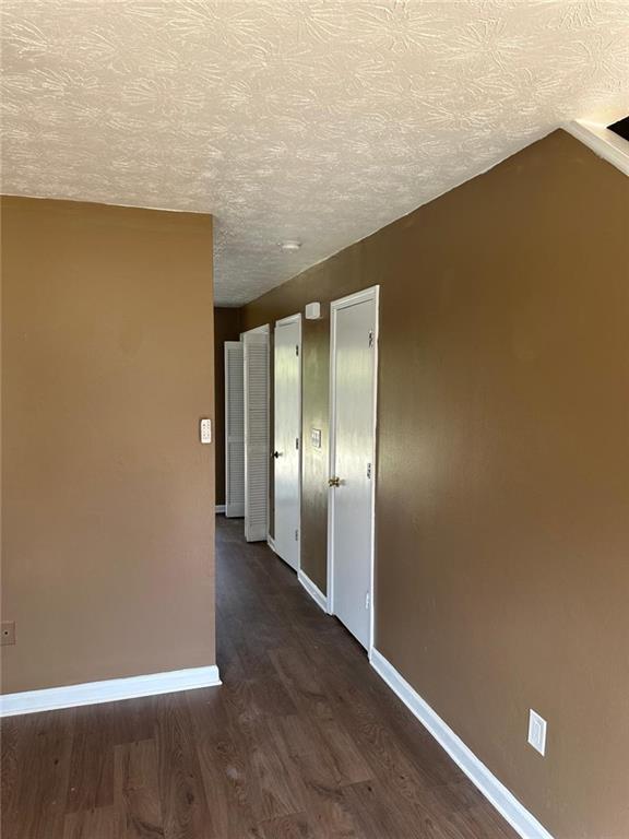 Foto del edificio - 880 Five Forks Trickum Rd SW