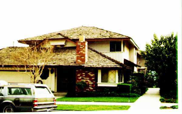 Building Photo - 3226 Fairesta Ave