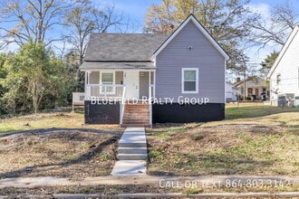 Building Photo - 307 B St
