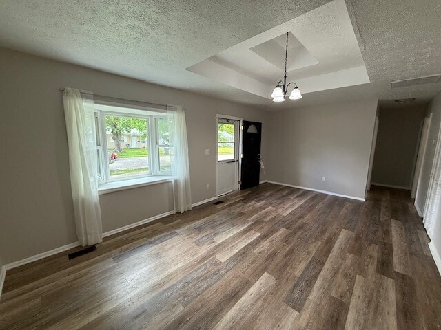 Building Photo - 3912 Delmont Dr