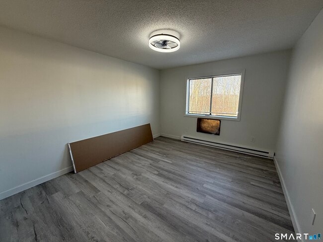 Foto del edificio - 264 Scott Rd