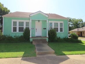 Building Photo - 818 S Bois D Arc Ave