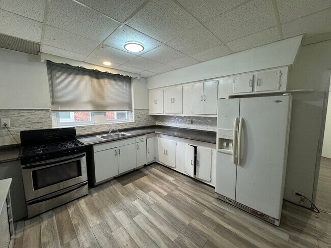 Foto del edificio - 623 N 64th St