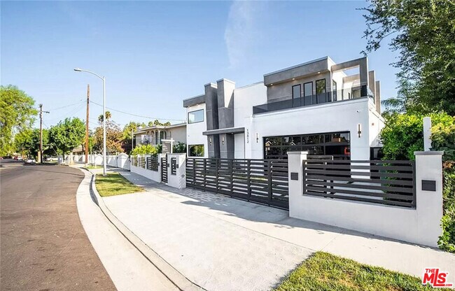 Foto del edificio - 13812 Cumpston St