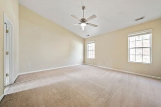Building Photo - 202 Hidden Springs Dr