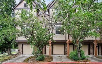 Building Photo - 775 SW Dillan Dr
