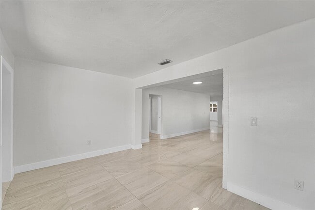 Foto del edificio - 7251 Grandview Blvd