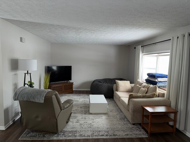 Building Photo - 3452 Kalurah St NE