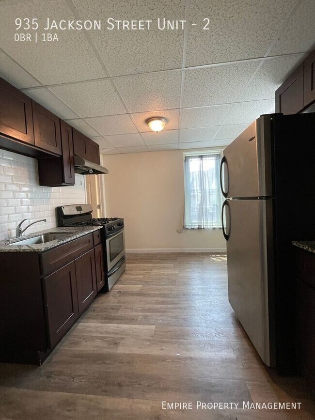 Foto del edificio - 2nd Floor Studio with a 1-Bathroom in Alle...