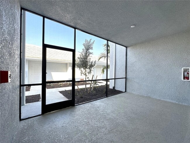 Building Photo - 14204 Heritage Landing Blvd