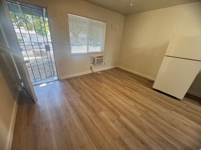Foto del edificio - Remodeled Studio Near Sutter Park & Tower Bridge