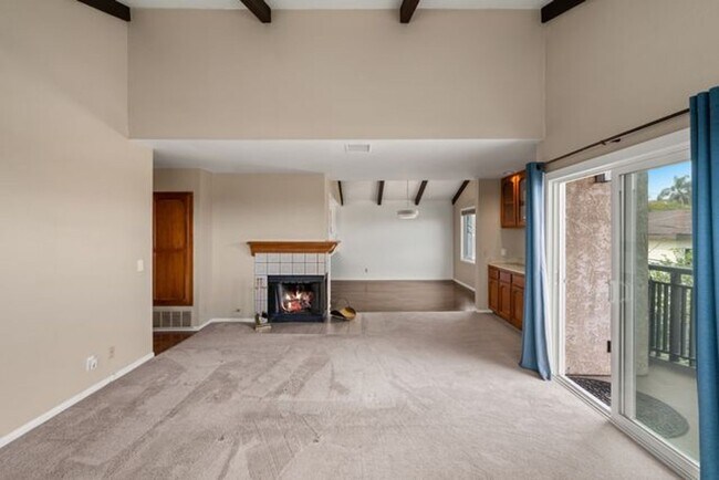 Foto del edificio - Top Floor Harbor View Condo 2 bed-2 bath