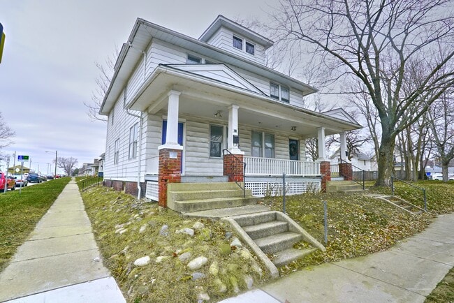 Building Photo - 501 N Eddy St