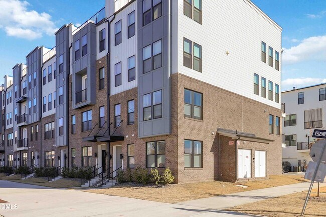 Foto del edificio - 1245 S Blount St