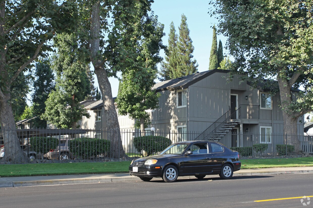 Vineyards Apartments in Lodi, CA