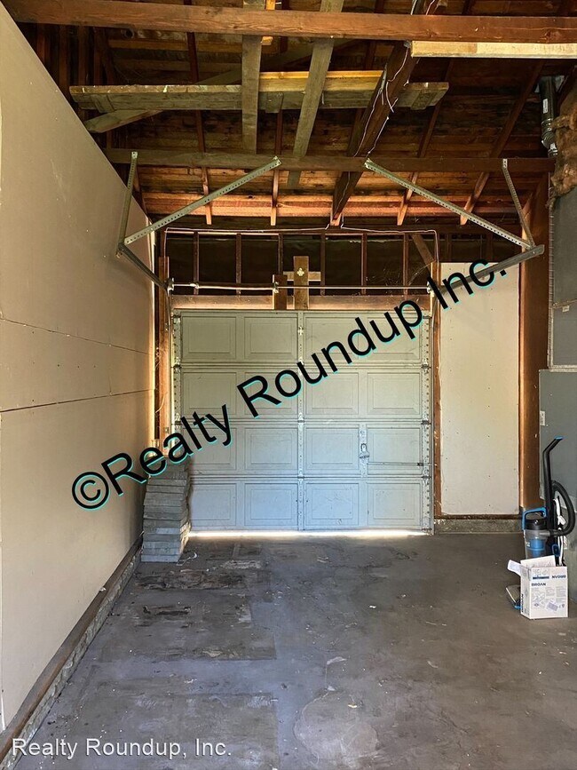 Foto del edificio - 3 br, 1 bath House - 61 W Essex St