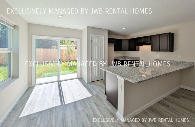 Foto del edificio - 4415 Melissa Ct W