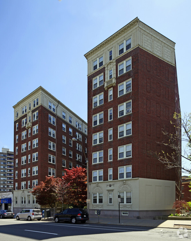 Primary Photo - The Regent Apartments