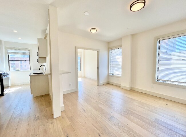Building Photo - 535 Taylor St San Francisco, CA 94102