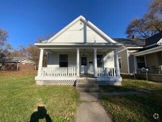 Building Photo - 415 Sager St