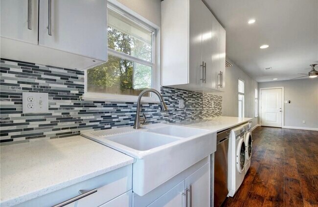 Foto del edificio - 1120 Estes Ave