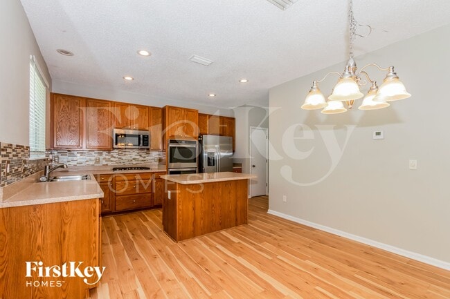 Foto del edificio - 7038 Beekman Lake Dr