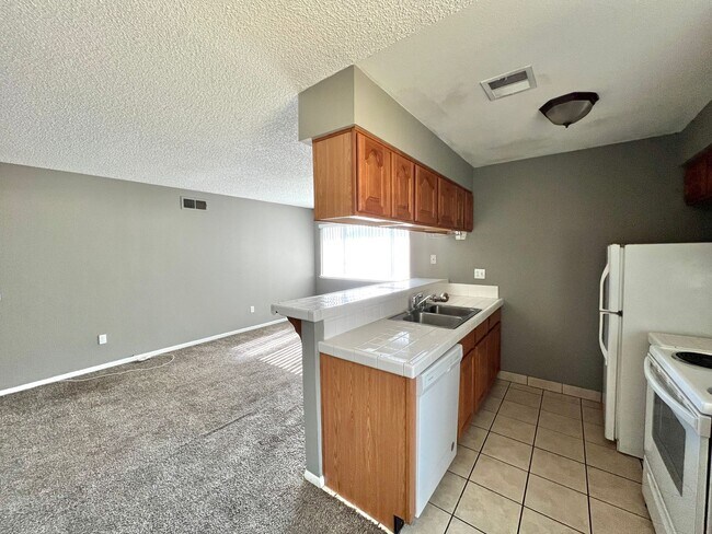 Foto del edificio - Indian Creek Villas, Unfurnished, Long Term
