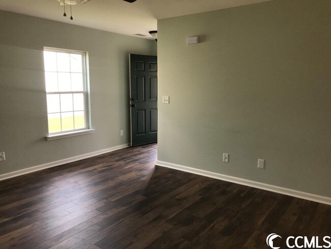 Building Photo - 124 Junco Cir