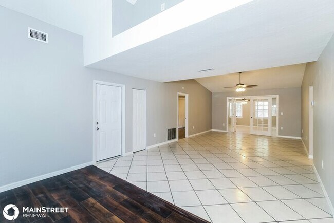 Building Photo - 4036 Waikiki Dr