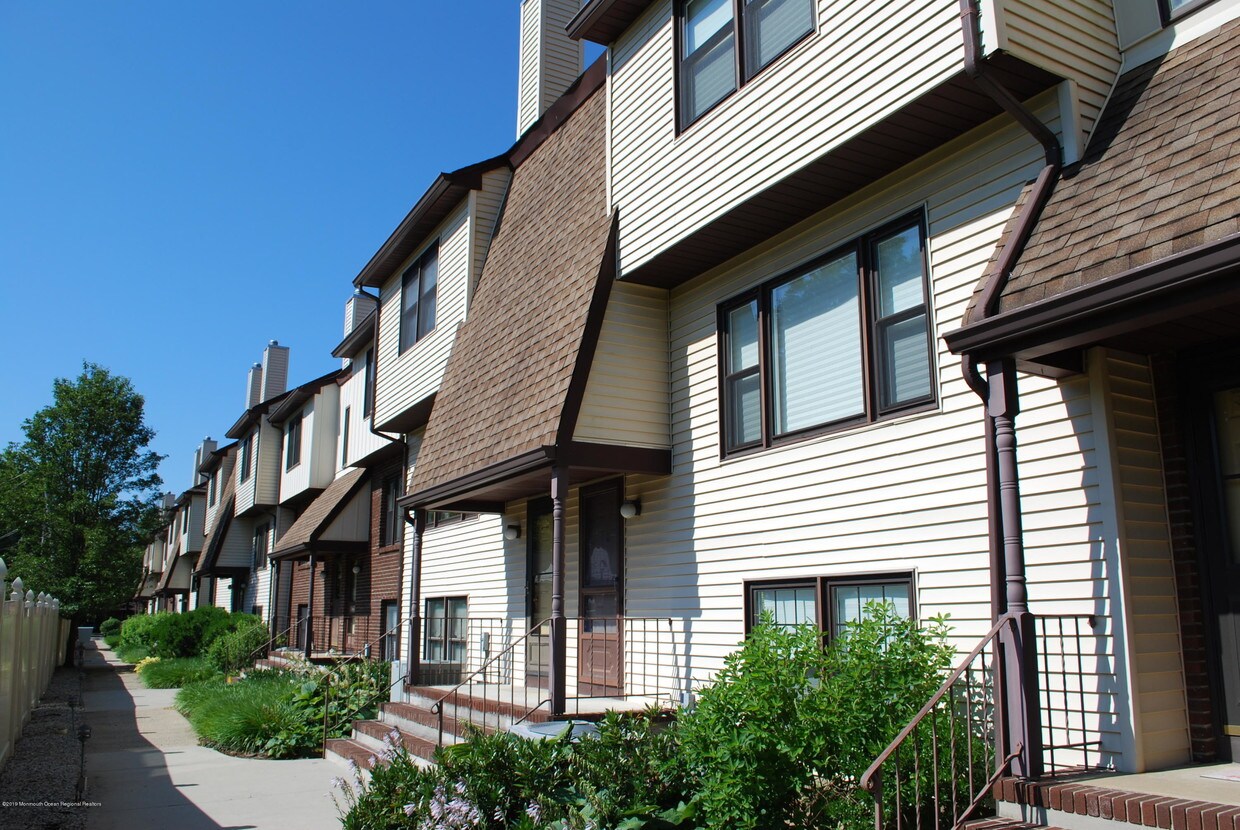 20 Pinckney Rd Unit B5, Red Bank, NJ 07701 Condo for Rent in Red Bank