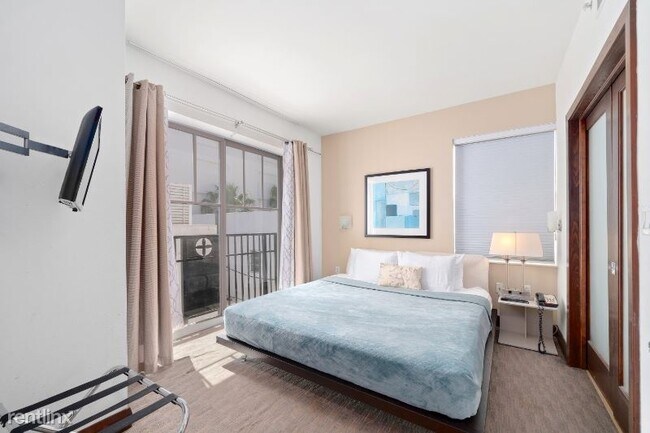 Building Photo - 1060 Ocean Dr
