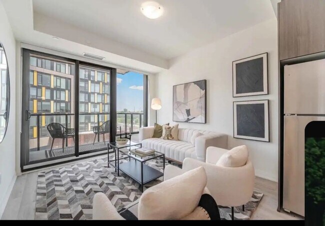 Photo du bâtiment - OAKVILLE – MODERN 2 BEDROOM – 2 BATHROOM – CONDO – $2,399 – ONLY