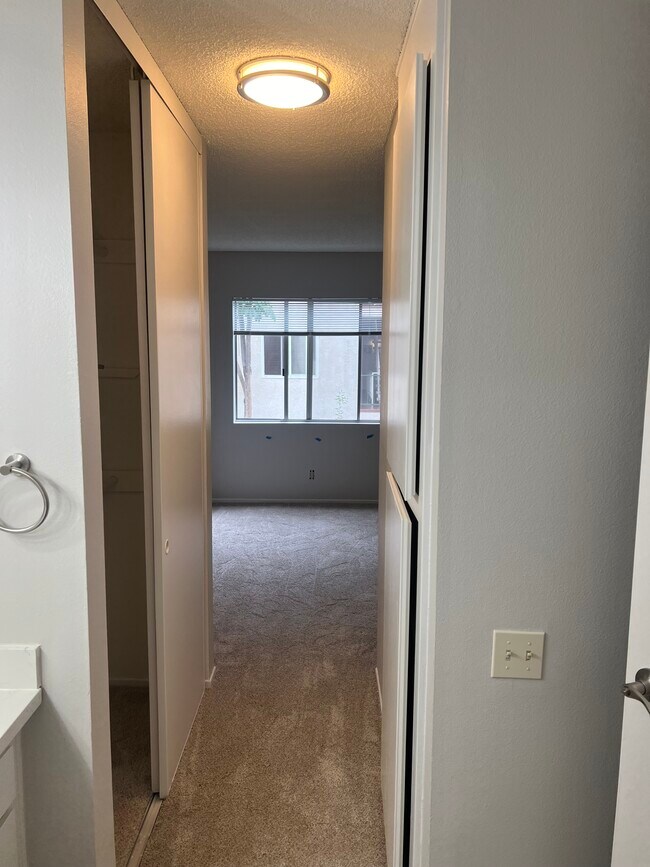 Building Photo - 5460 White Oak Ave