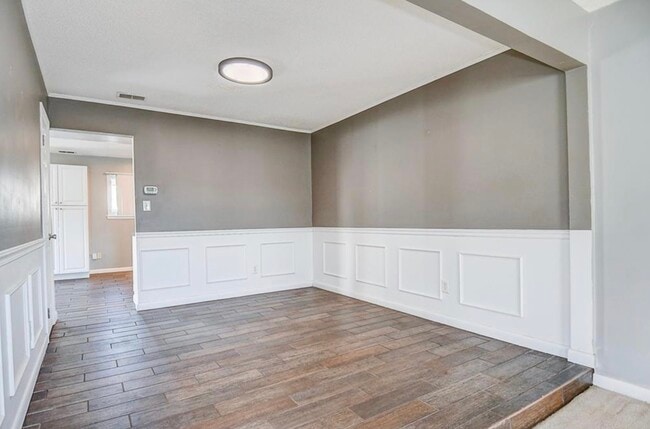 Building Photo - 727 Alder Cir