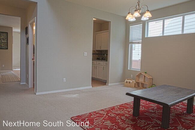 Foto del edificio - 8928 Campus Meadows Loop NE