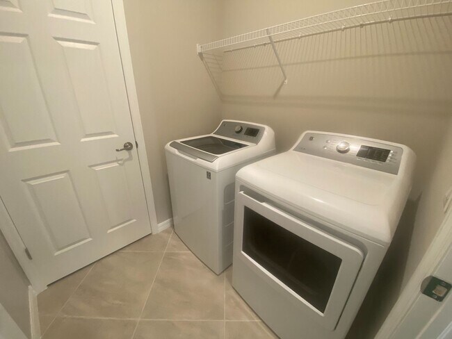 Building Photo - 15220 Cortona Wy