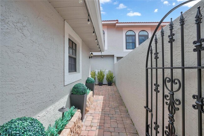 Foto del edificio - 7513 Fenwick Cove Ln