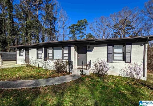 Foto del edificio - Bright & Spacious 4BR/2BA Home in Birmingham