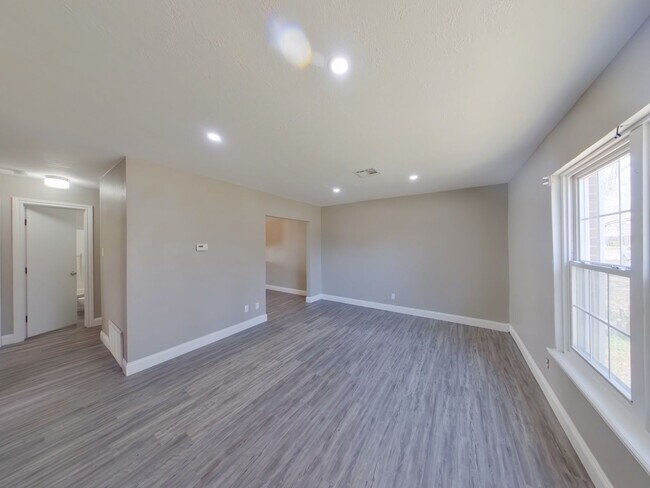 Foto del edificio - 1921 N Garland St