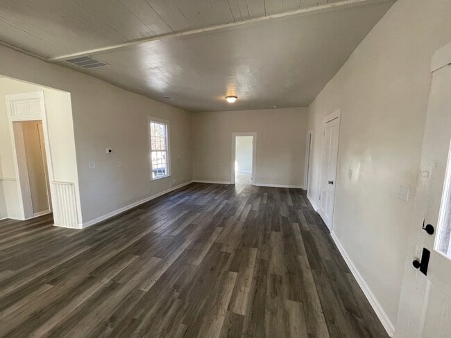 Building Photo - 10 Jeter Ave