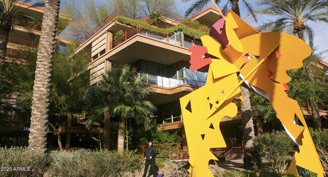 Foto del edificio - 7161 E Rancho Vista Dr