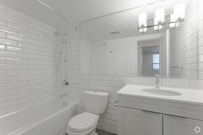 2BR, 1BA - 1106SF - Bathroom - 2450 & 2460 Weston Rd
