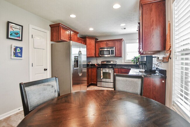 Foto del edificio - Dog Friendly Four Bedroom!