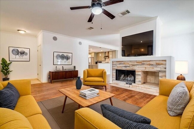 Building Photo - 3111 Festus Dr